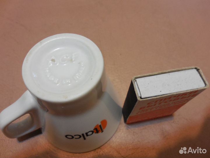 Кофейная чашка.Салфетница.Бутылочки Ваза