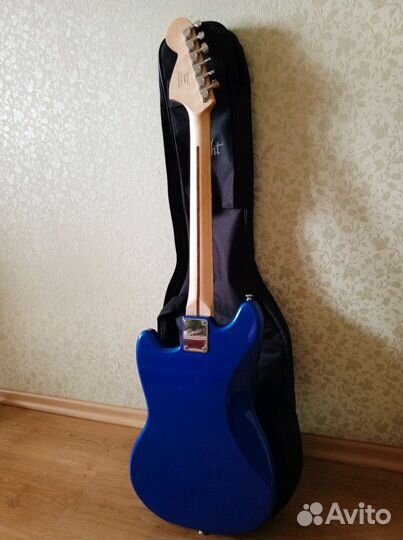 Электро гитара fender squier bullet mustang