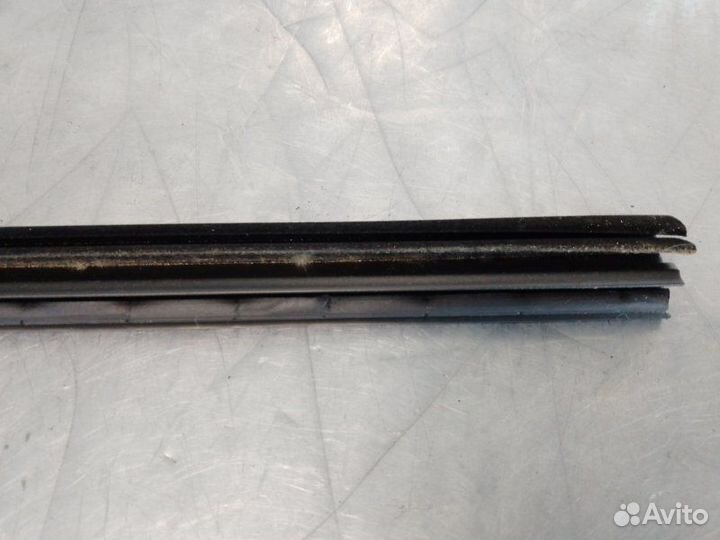 Уплотнитель (внутри) Skoda Octavia Rs (A7)