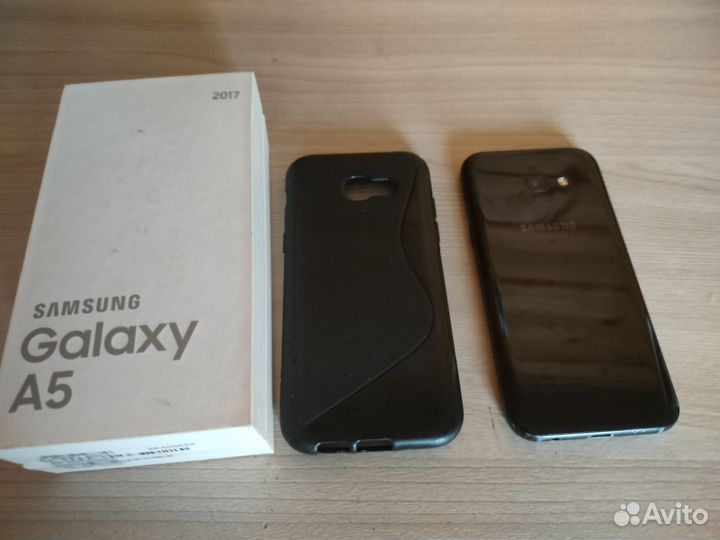 Samsung Galaxy A5 (2017) SM-A520F/DS, 3/32 ГБ