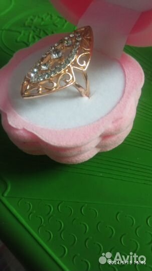 Перстень женский