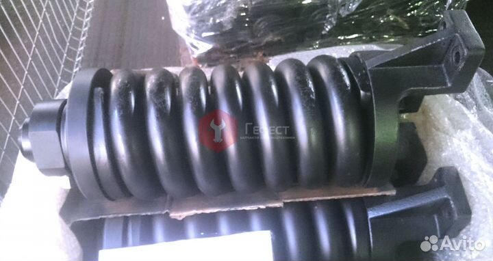 Натяжитель гусеницы Komatsu PC200LC-3 20Y-30-12112