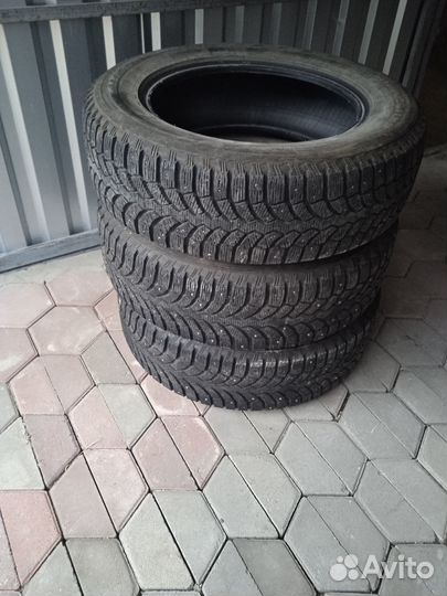 Bridgestone Blizzak Spike-02 4/5 R17 19B