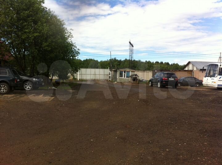 Машиноместо, > 30 м²