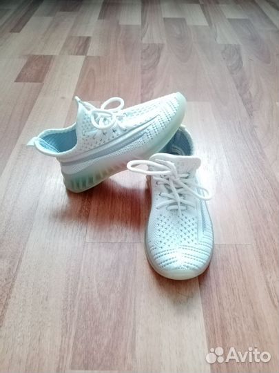 Кроссовки детские