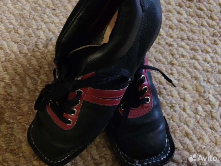 Лыжные ботинки детские 36 размер
