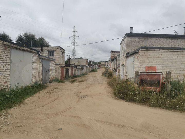 Гараж, > 30 м²