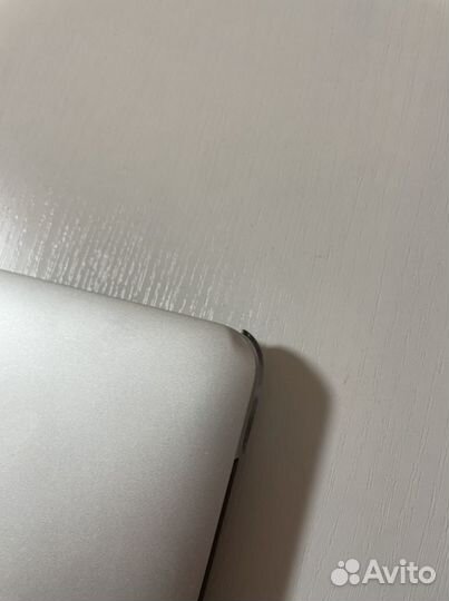 Apple MacBook Air (13-inch 2017)