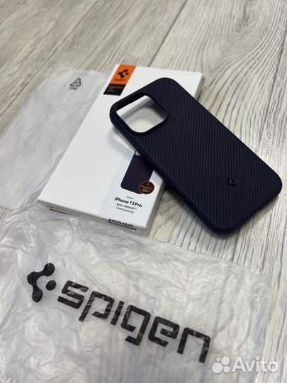 Чехол Spigen Mag Armor для iPhone 13 pro