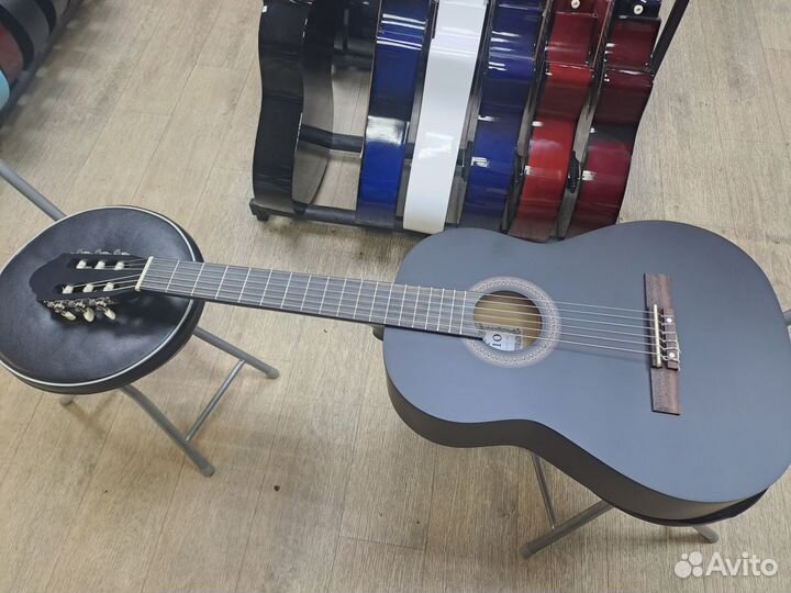 Гитара классическая чёрная матовая