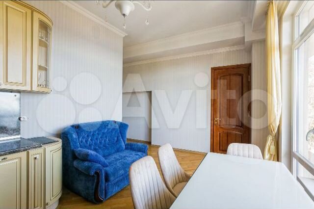 2-к. квартира, 70 м², 3/10 эт.