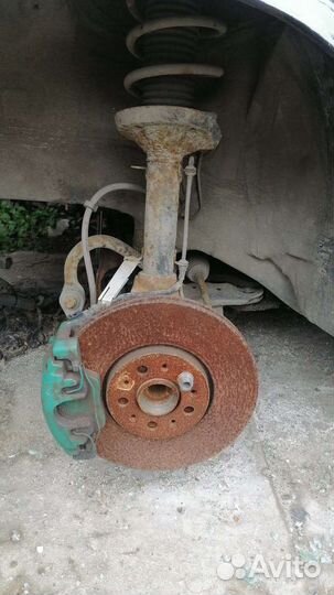 Амортизаторы передние Volkswagen Jetta IV