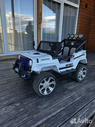 Детский автомобиль на аккумуляторе