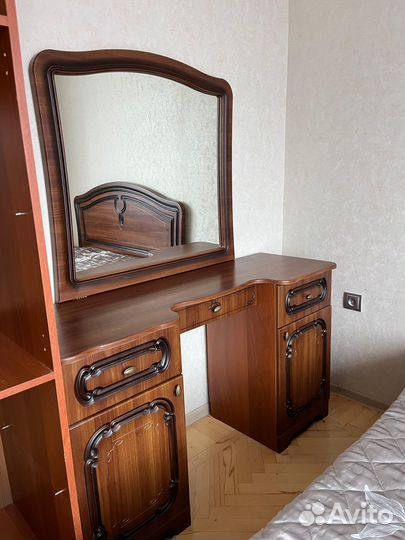 Продаеться спальный гарнитур