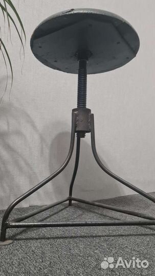 Стул для пианино винтовой