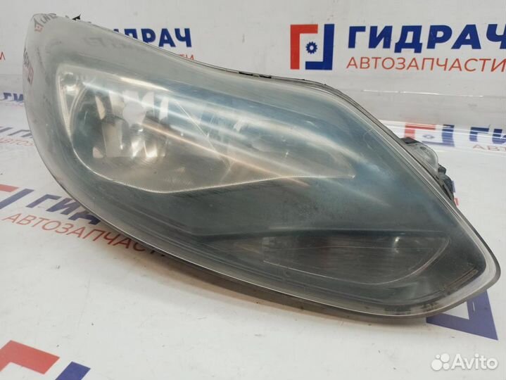 Фара правая Ford Focus 3. Аналог. Дефект