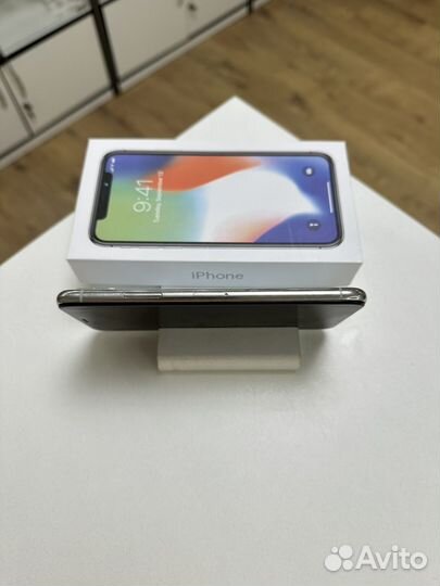 iPhone X, 64 ГБ