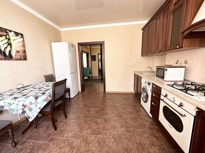 2-к. квартира, 70 м², 2/5 эт.