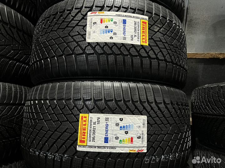 Pirelli Scorpion Winter 2 315/30 R22 и 295/35 R21 104V