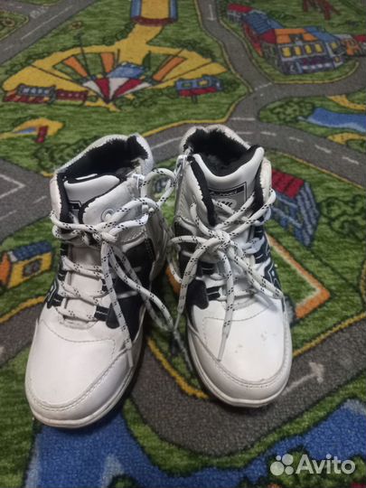 Ботинки на мальчика 28р