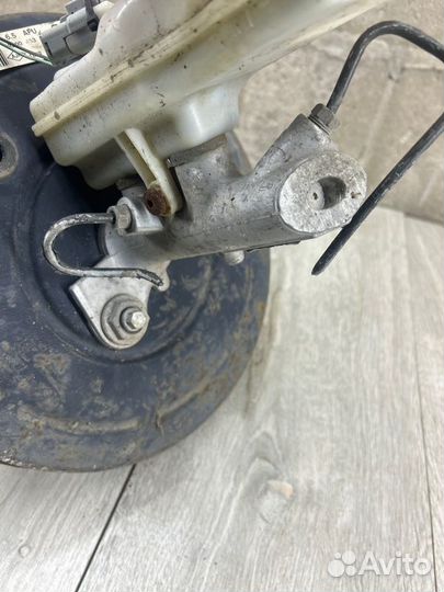 Вакуумник с Гтц и бачком Renault Megane