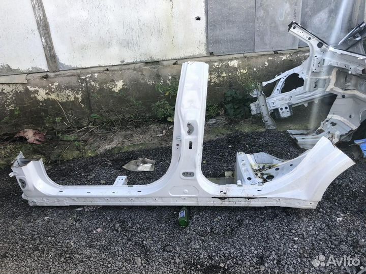 Порог левый Toyota Camry 75