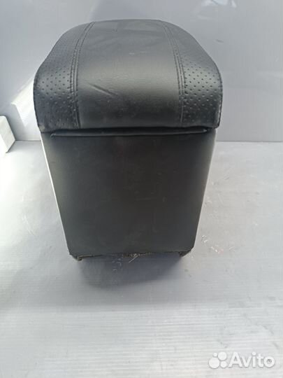 Бар подлокотник Skoda Rapid