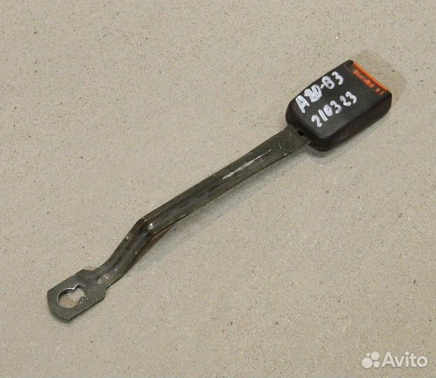 Ответная часть ремня безопасности Audi 80 B3