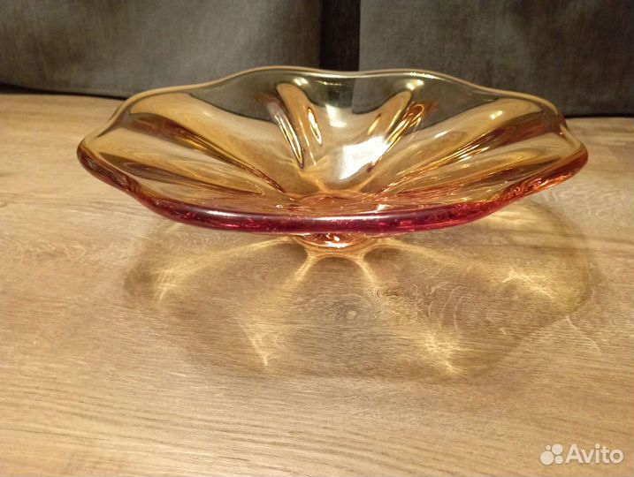 Винтаж, Чехословакия. Фруктовница, гутное стекло