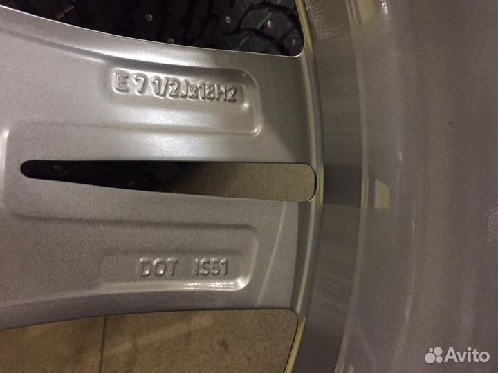 R18 Nokian Tyres Hakkapeliitta 9 SUV 225/50, PCD 5x112 DIA 66.6