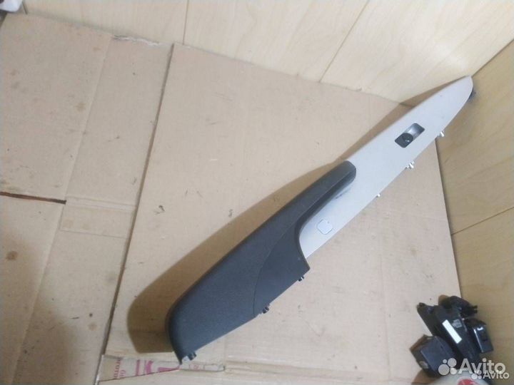 Кнопка двери задней правой Hyundai Solaris 2012