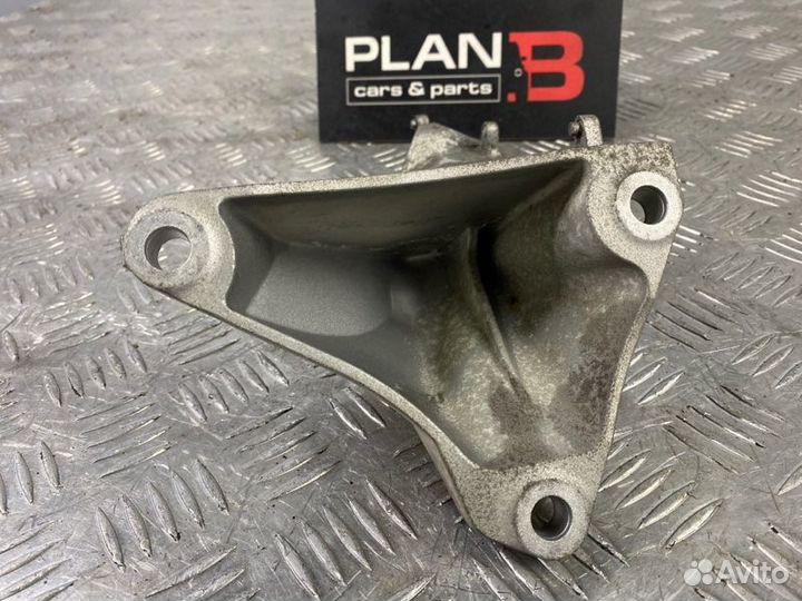 Кронштейн двигателя правый Bmw N46B20B