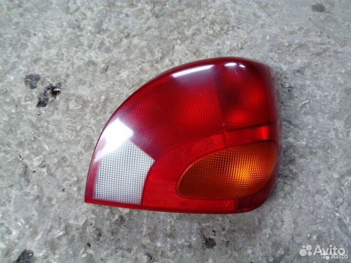 Фонарь задний Ford Fiesta мк4