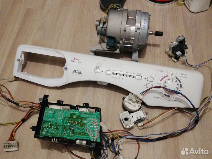 Разбор Candy GC4 1051 D