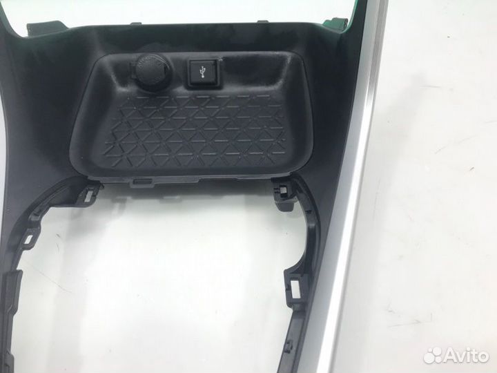 Накладка консоли кпп декоративная Rav 4 2019-2023