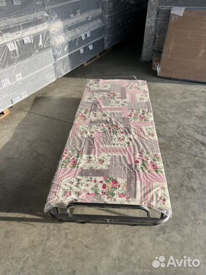 Раскладушка с матрасом на ламелях