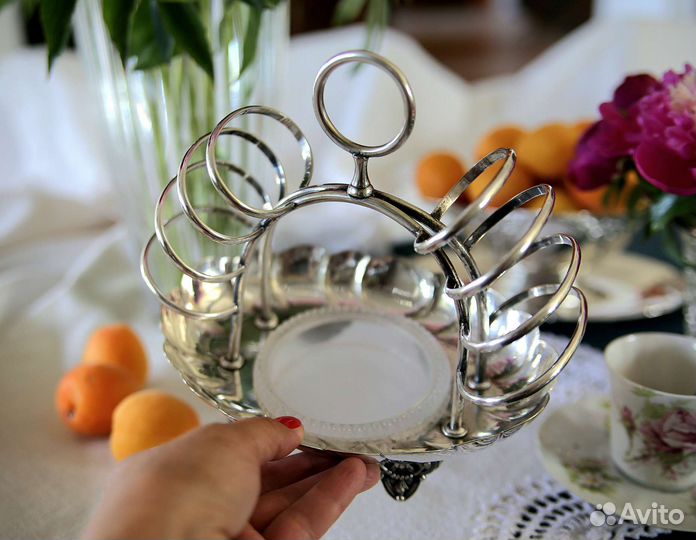 Антикварная подставка для завтрака