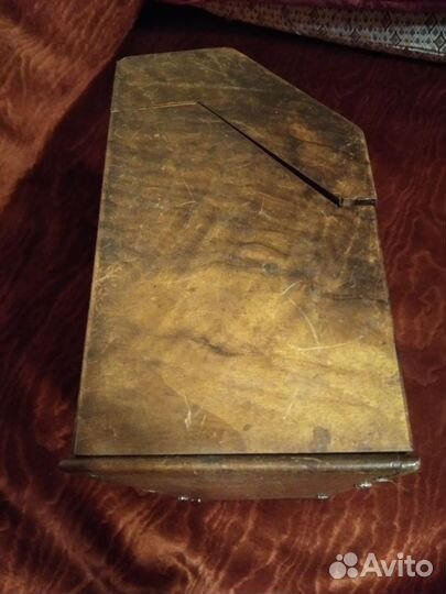 Шкатулка старинная с вензелем