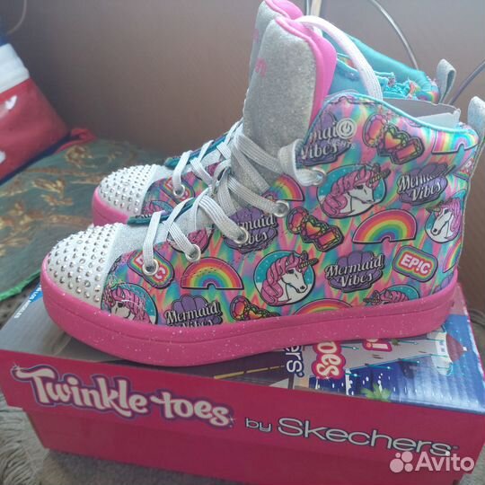 Продам кроссовки/кеды Skechers для девочки