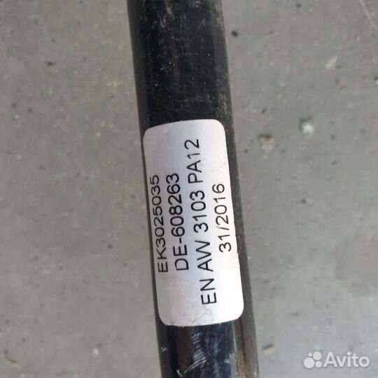 W213 Mercedes E 63 AMG шланг охлаждения патрубок