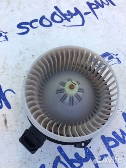 Мотор печки Toyota Gt-86 DBA-ZN6 FA-20 2012