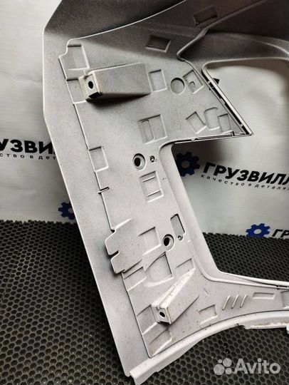 Окантовка левой фары Volvo FMX 84236092