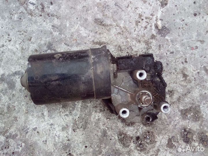 Моторчик стеклоочистителя VW Transporter T4