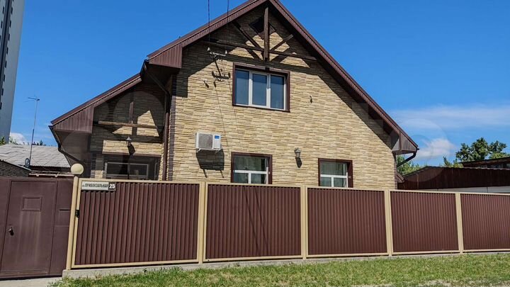 Дом 180 м² на участке 10 сот.