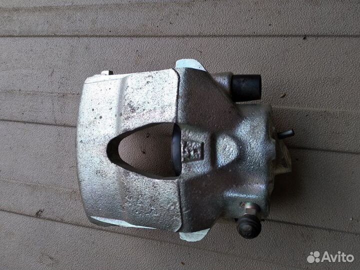 Суппорт передний правый Audi A1 8X1 ATM