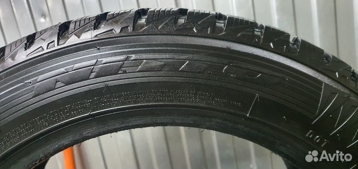 Nitto Therma Spike 215/55 R17