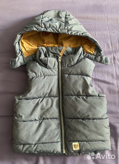 Вещи на мальчика 80-86 (комб-н, костюмы, жилетка)