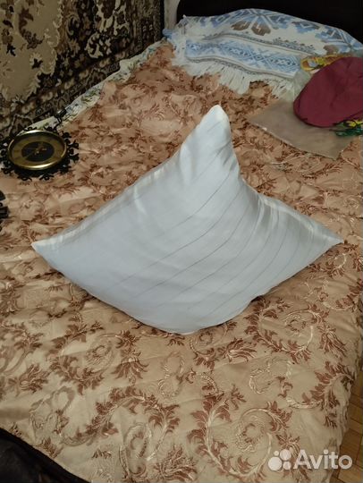 Подушки пуховые 60x60