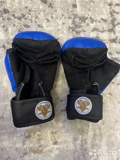 Боксерские перчатки 20 oz