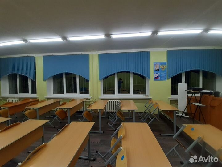 Вертикальные жалюзи в школу аркой